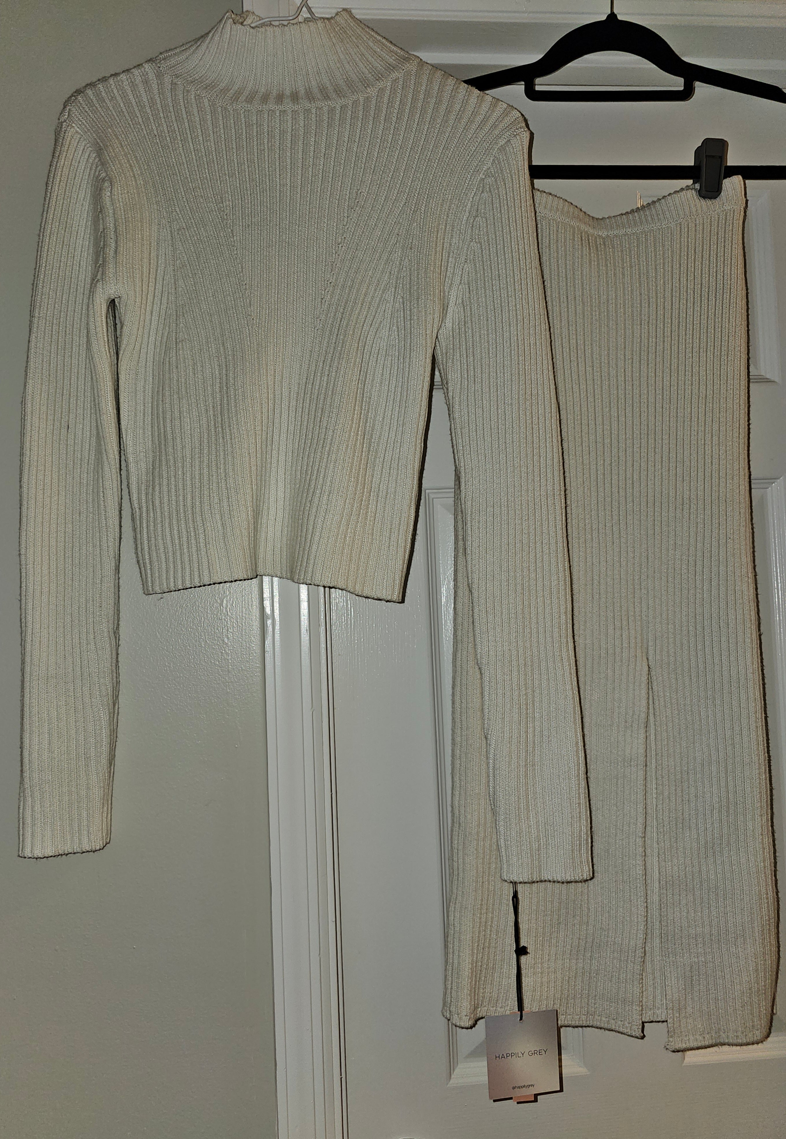 Cream 2-Pair Knit Skirt Set
